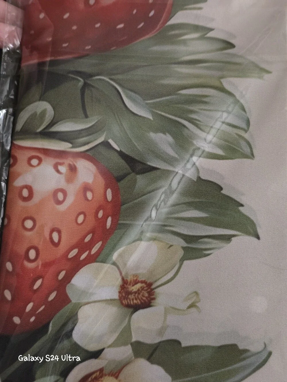 Strawberry 🍓 Decor Table Runner NEW